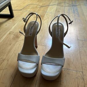 Caia Platform Sandal with Heart-Shaped Buckle, Size 6, NWOT